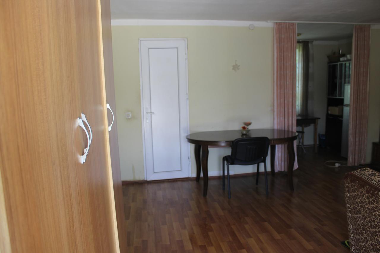 Nunuka House Apartment Tserovani ภายนอก รูปภาพ